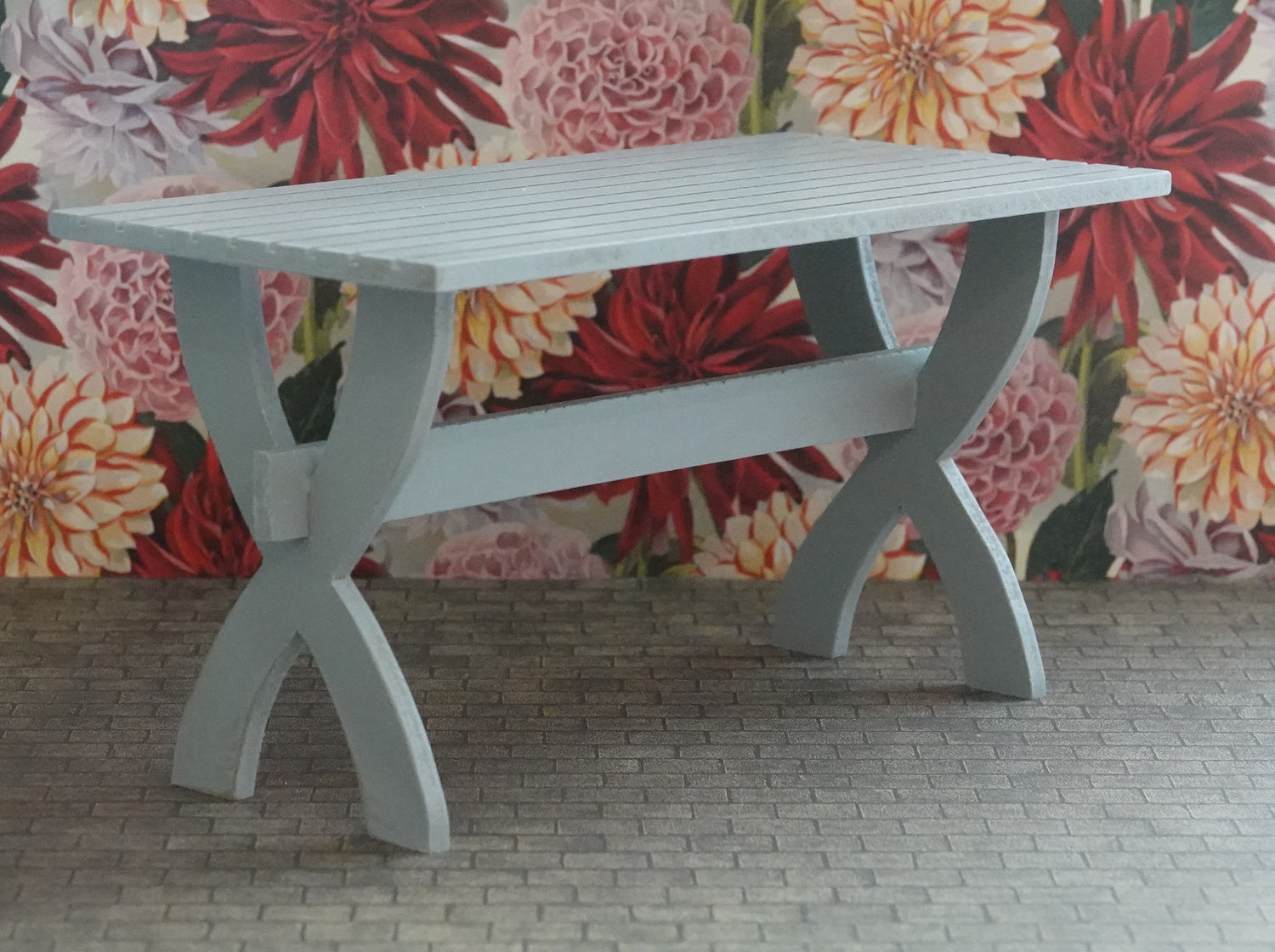 Puutarhapöytä 1:6, harmaa