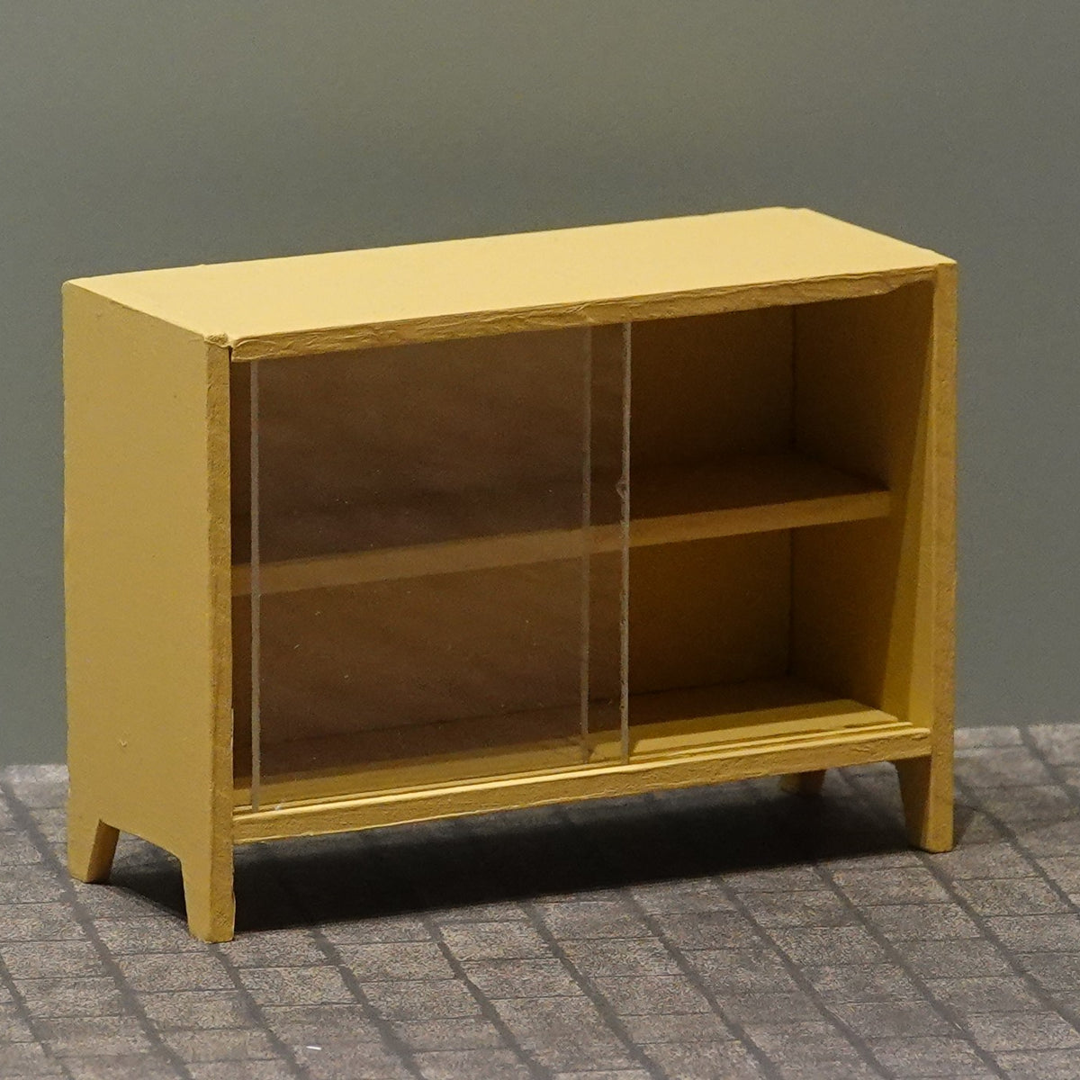 Nukkekodin vitriinikaappi 1:12