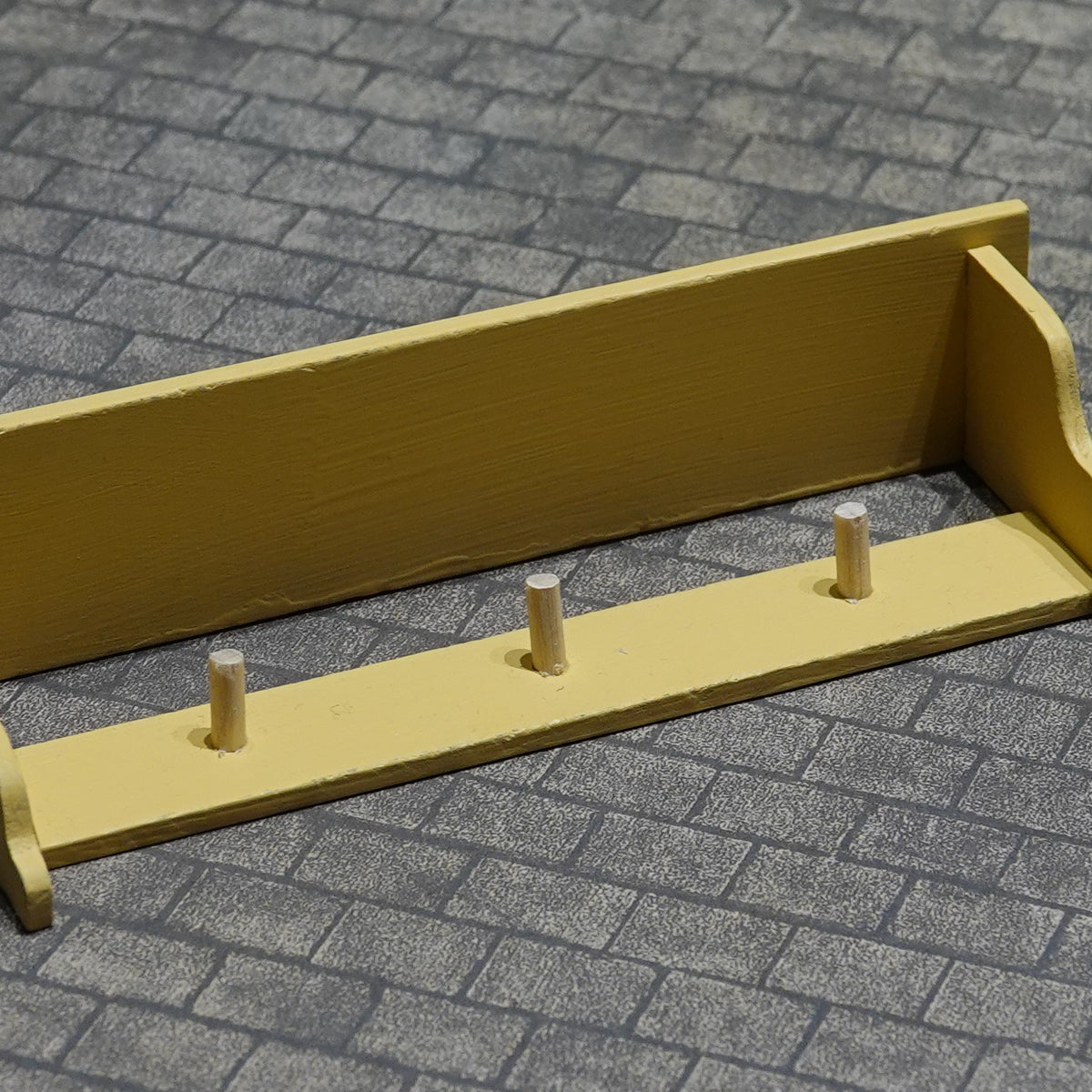 Seinänaulakko 1:6, eri värejä