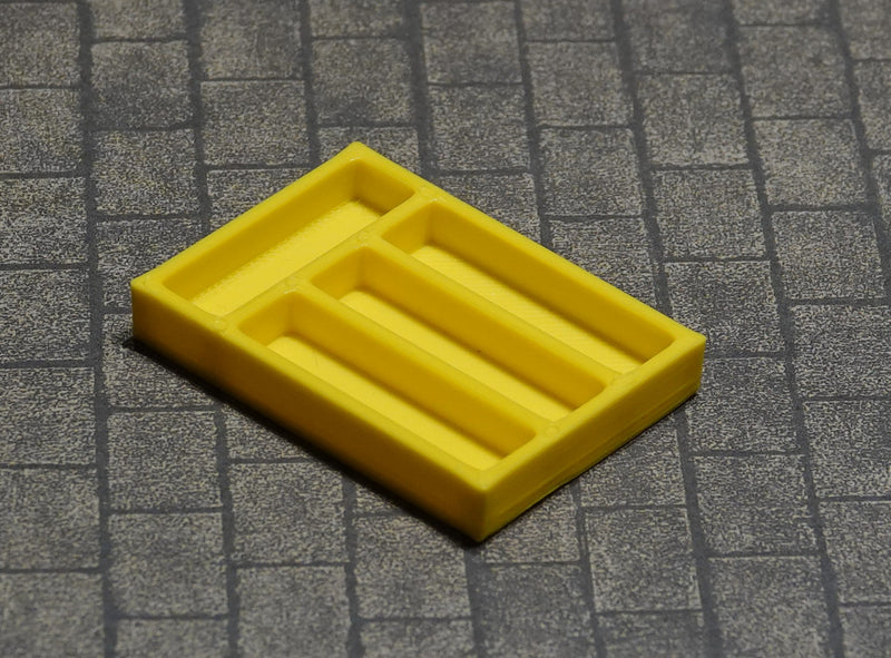 Nukkekodin aterinlaatikko, eri kokoja ja värejä