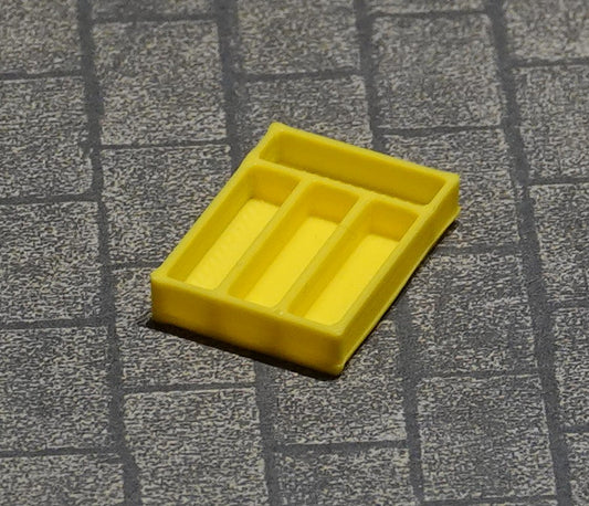 Nukkekodin aterinlaatikko, eri kokoja ja värejä