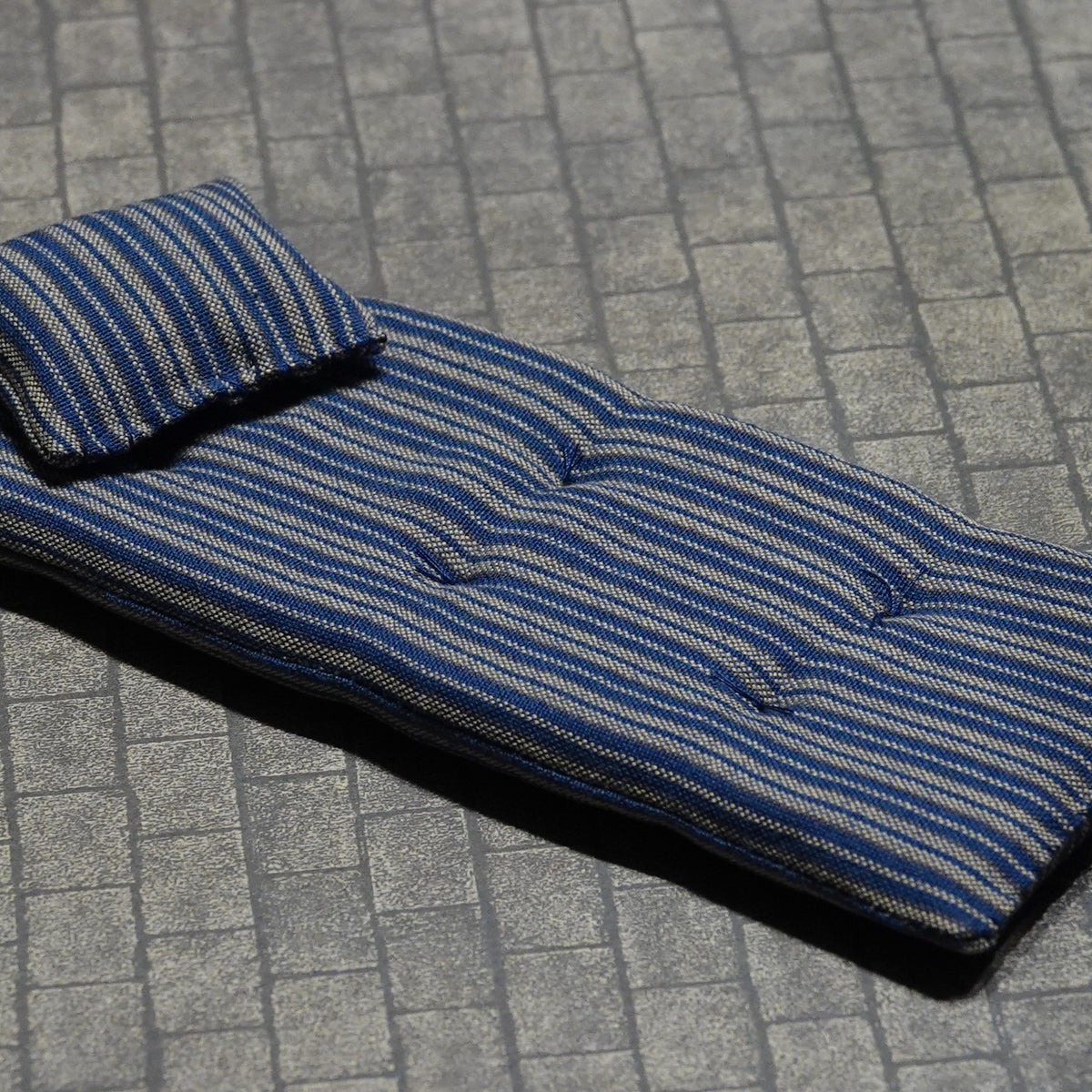 Patja ja tyyny, 1:12 eri kuoseja