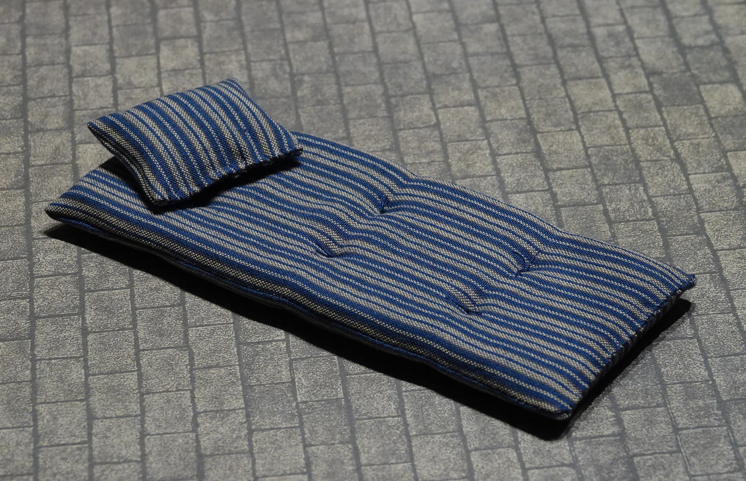 Patja ja tyyny, 1:12 eri kuoseja