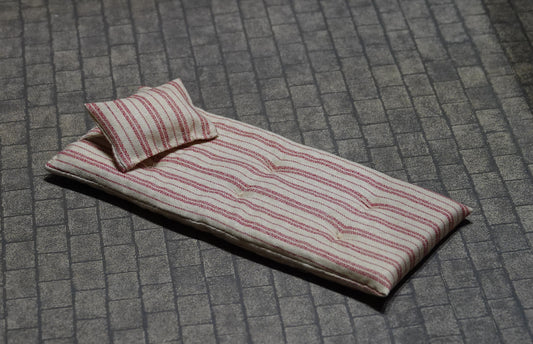 Patja ja tyyny, 1:12 eri kuoseja