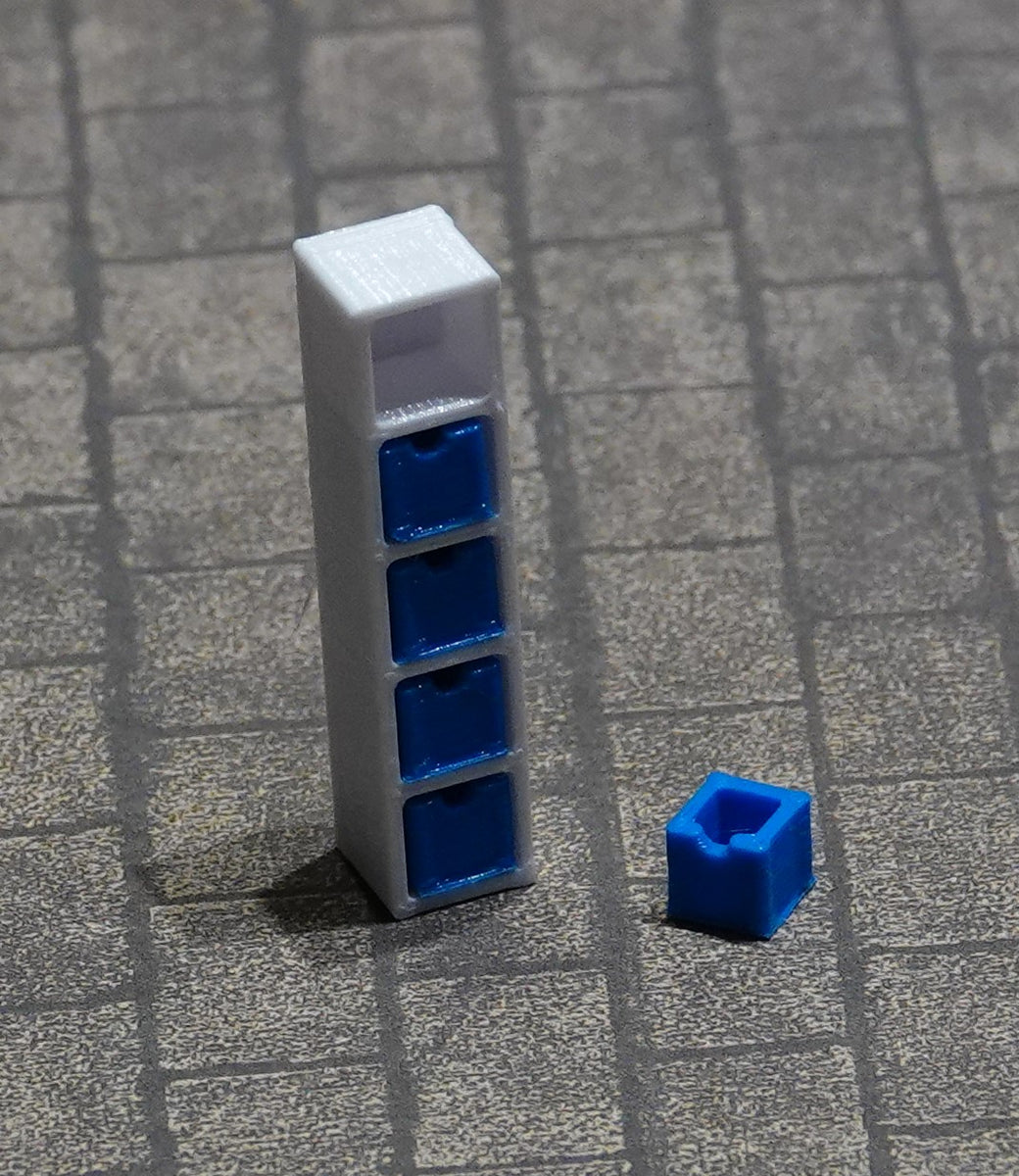 Maustelokerikko nukkekotiin, eri kokoja ja värejä