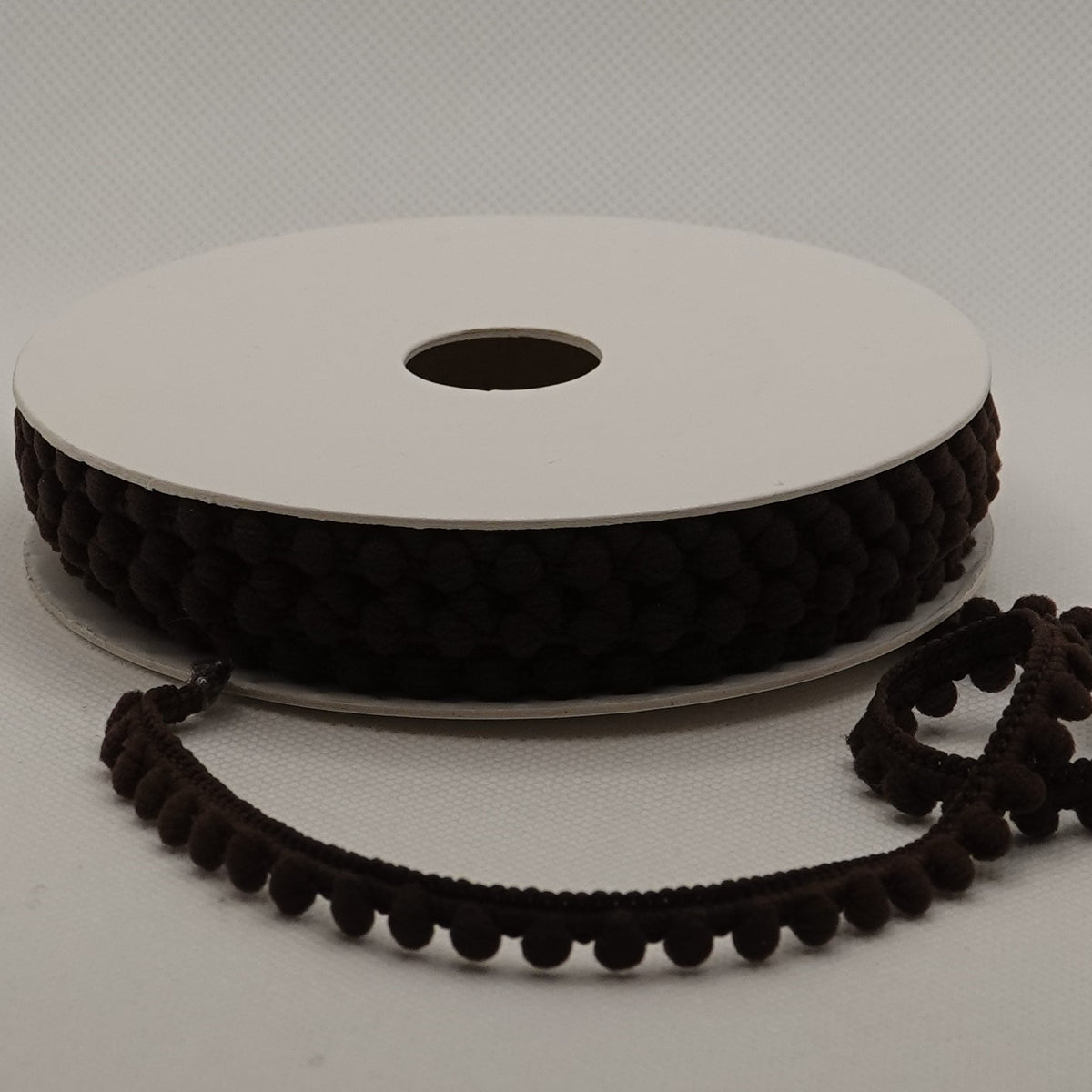 Pompom-nauha 10 mm, ruskea