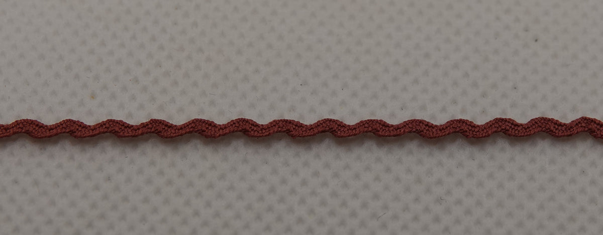 Siksak-nauha 1,5 mm, tumma roosa