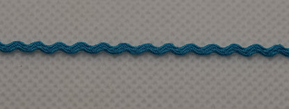 Siksak-nauha 1,5 mm, eri värejä