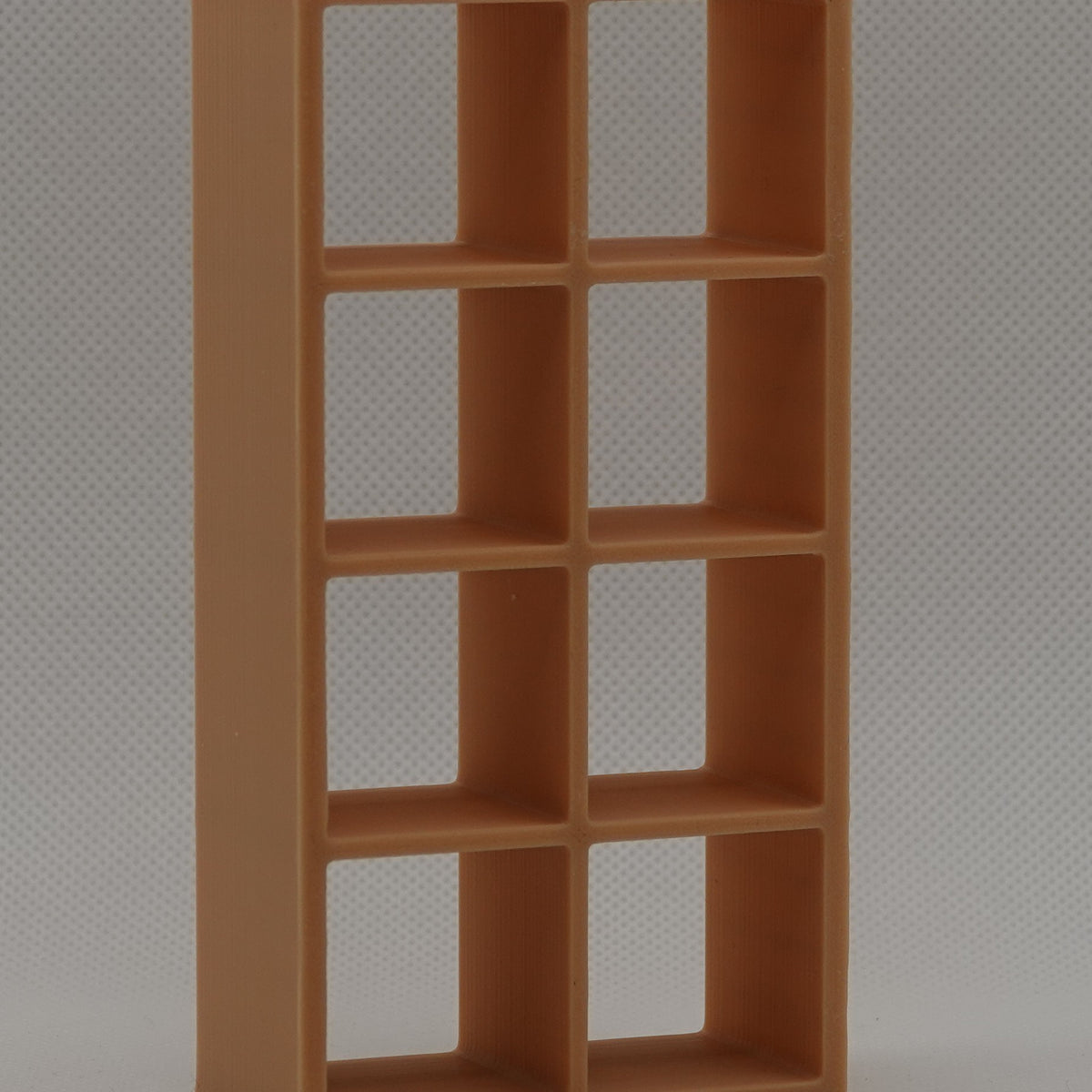 Nukkekodin lokerikkohylly, ruskea