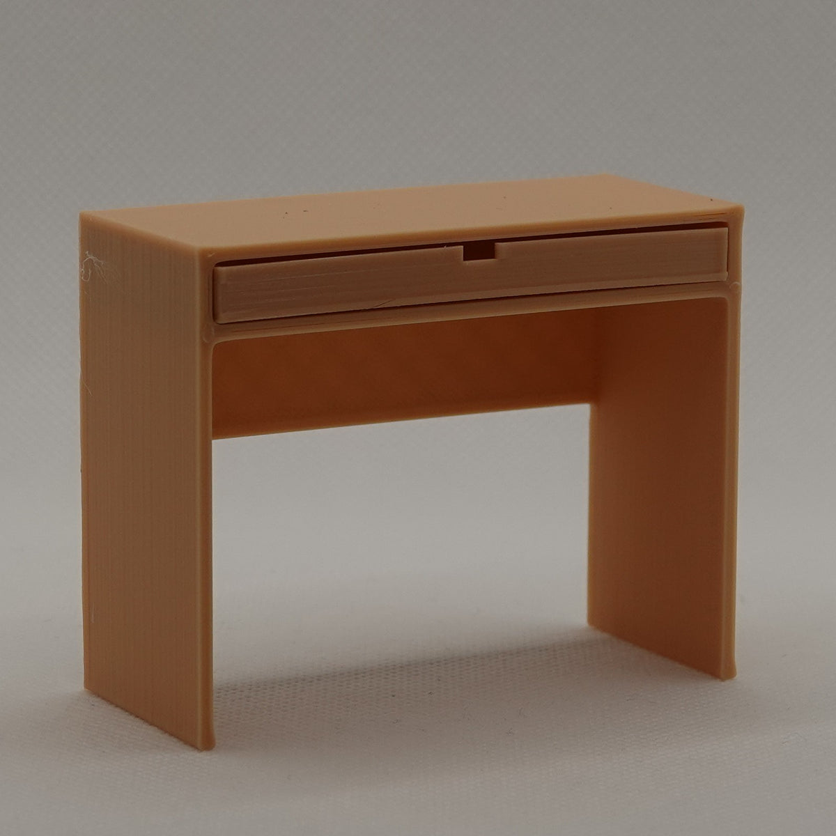 Nukkekodin kirjoituspöytä, ruskea