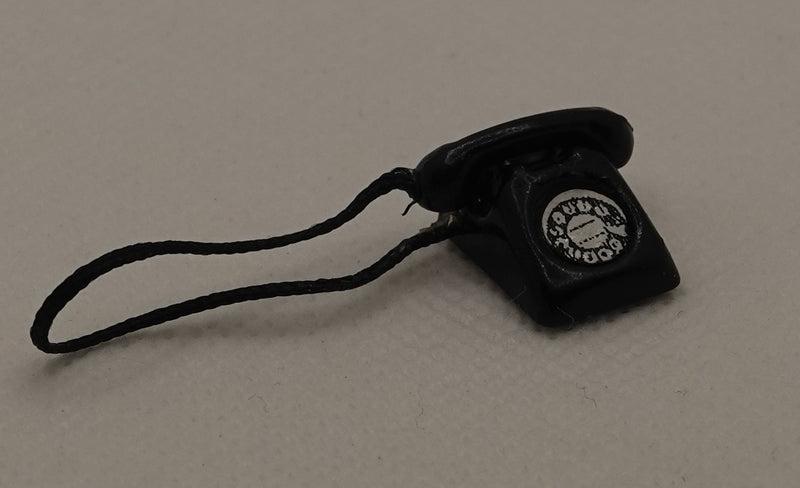 Nukkekodin puhelin, musta