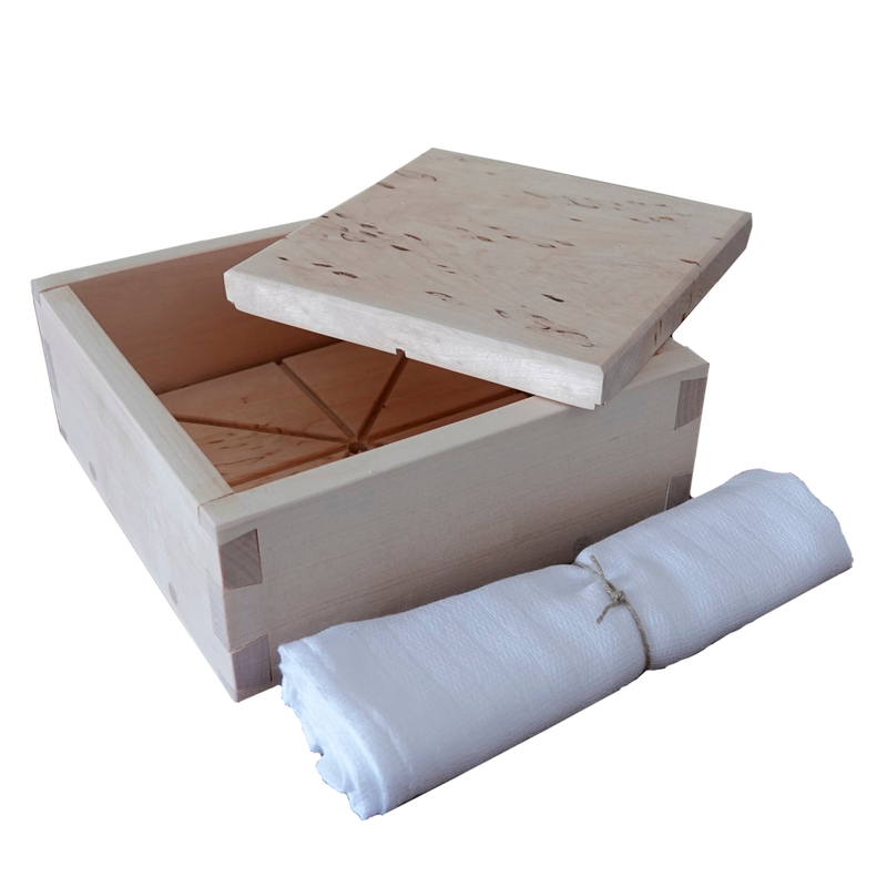 Puinen juustomuotti, malli 1