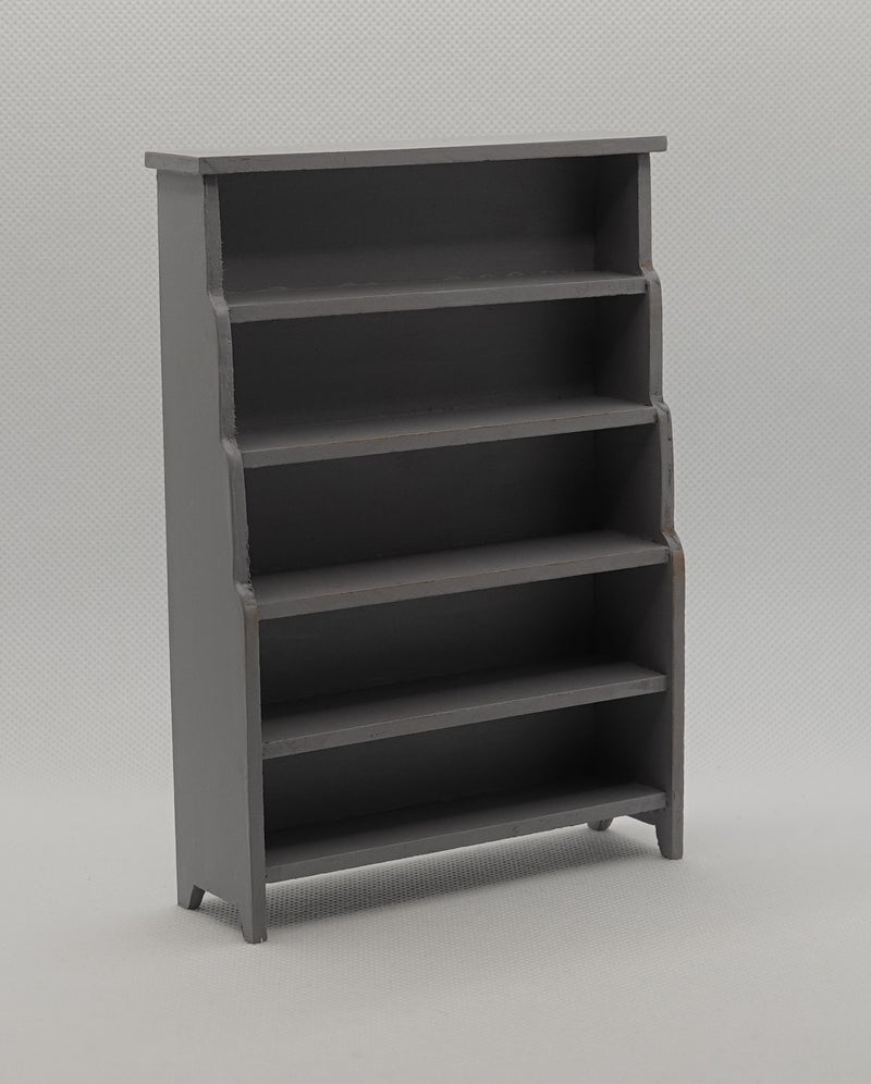 Korkea astiahylly nukkekodin keittiöön