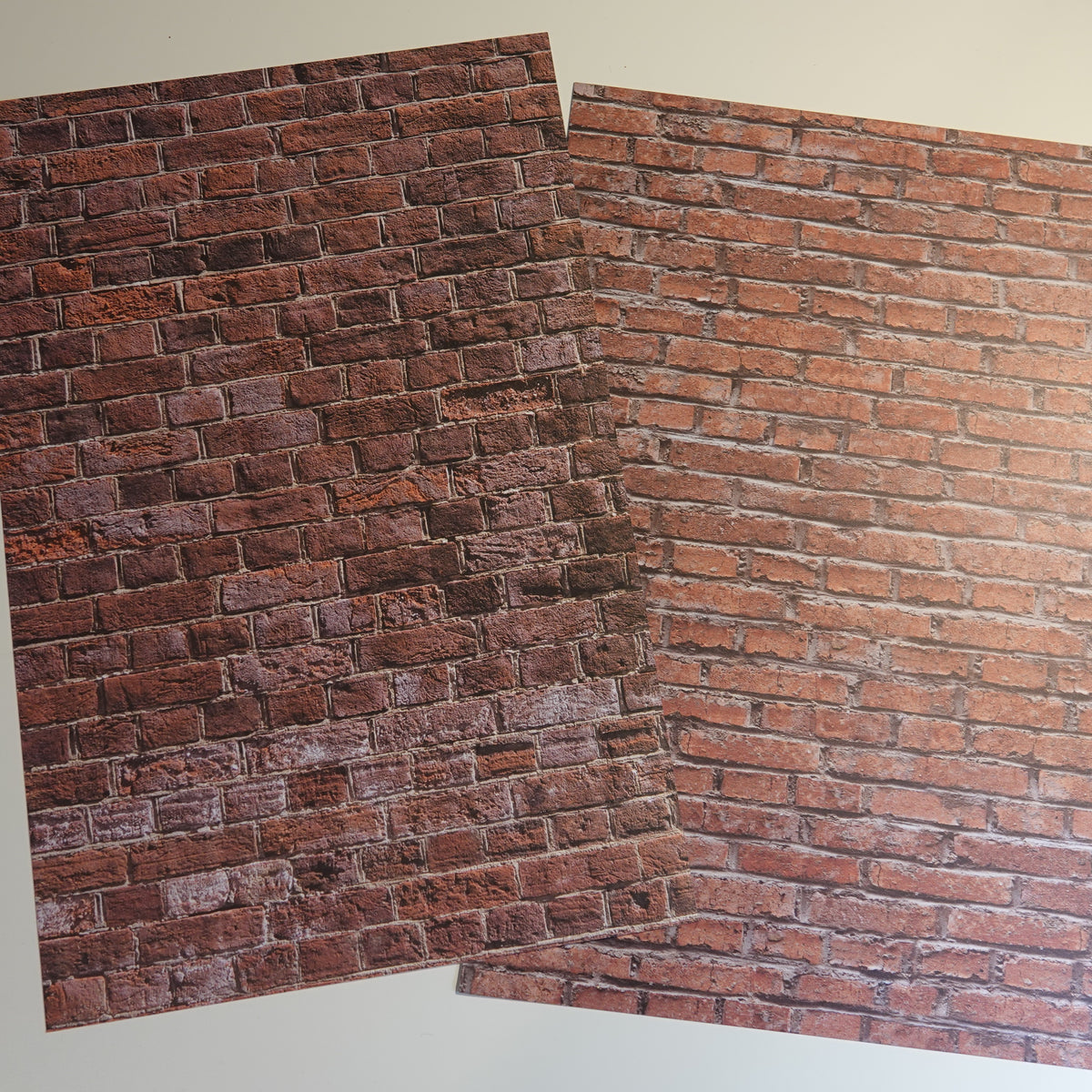 Kaksipuoleinen kuviokartonki tiiliseinä 20 x 30 cm