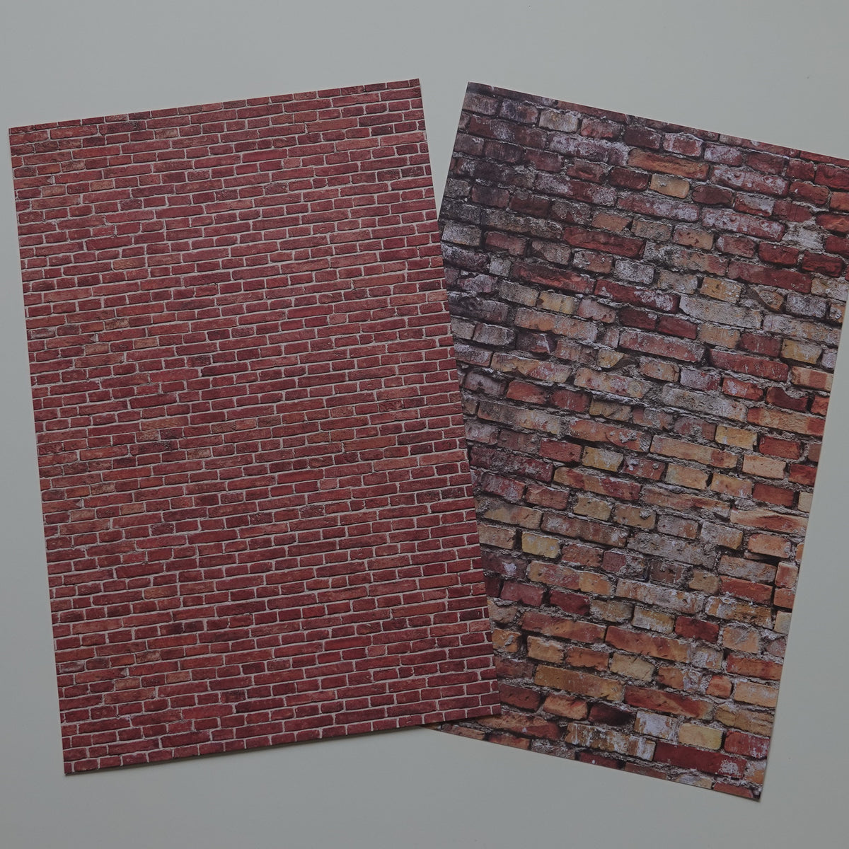 Kaksipuoleinen kuviokartonki tiiliseinä 20 x 30 cm