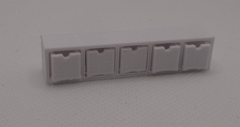 Maustelokerikko nukkekotiin, eri kokoja ja värejä