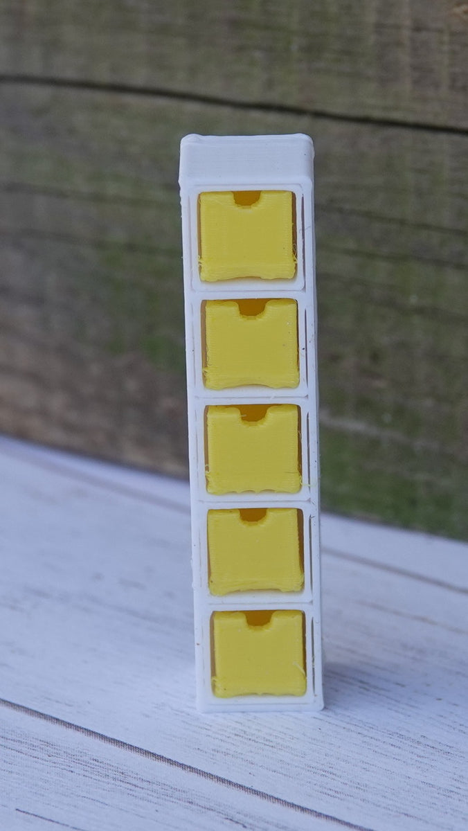 Maustelokerikko nukkekotiin, eri kokoja ja värejä