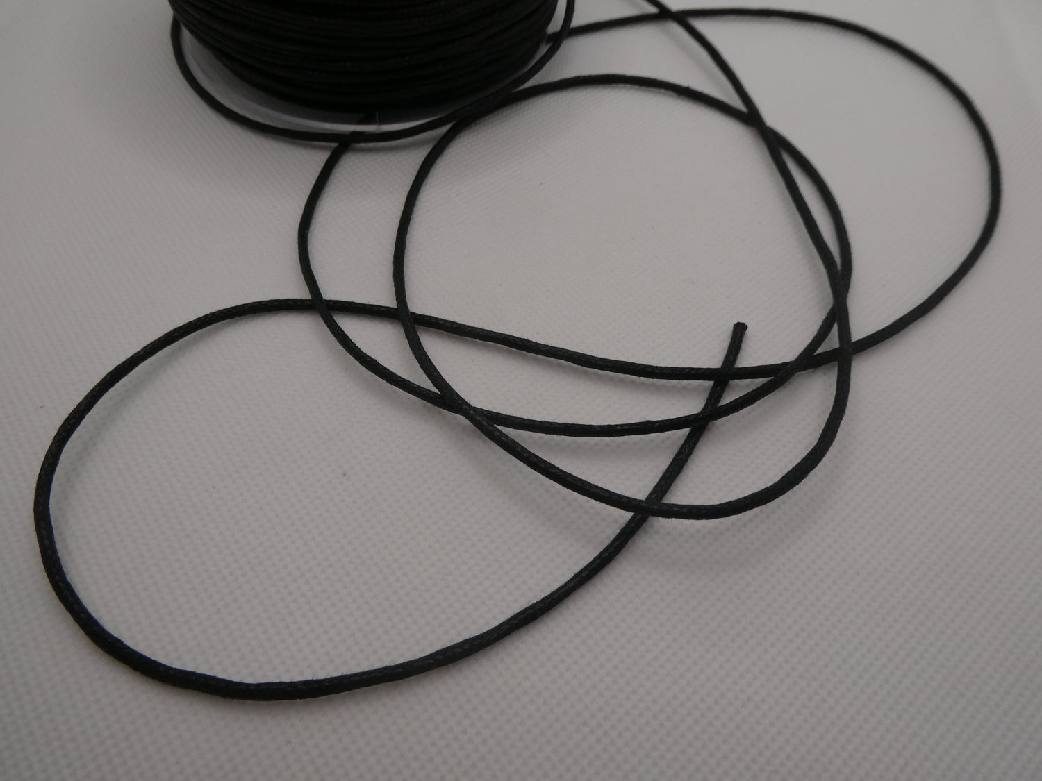 Nahkajäljitelmänyöri 2 mm, musta