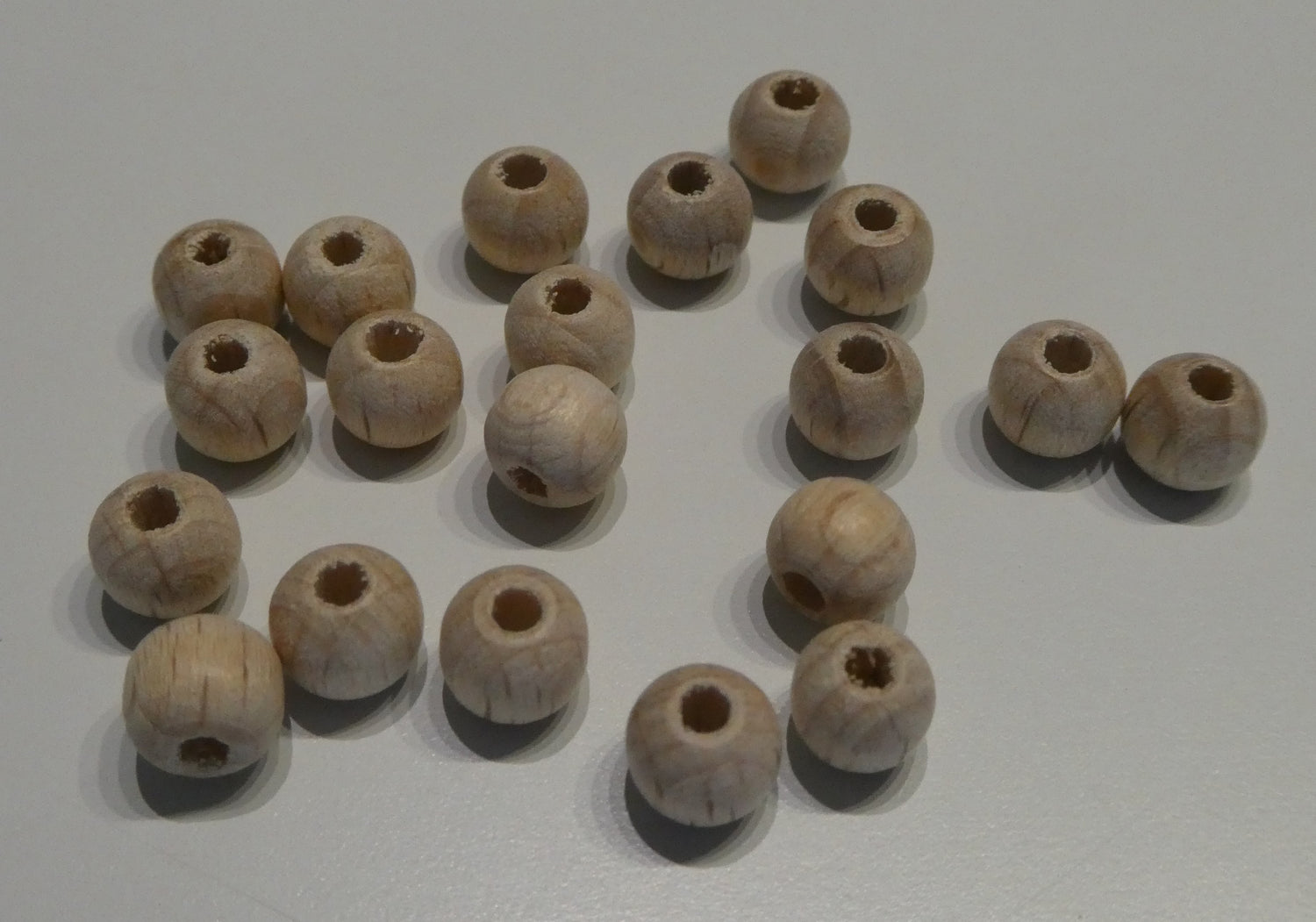 Puupallo 6 mm, 20 kpl, lakattu