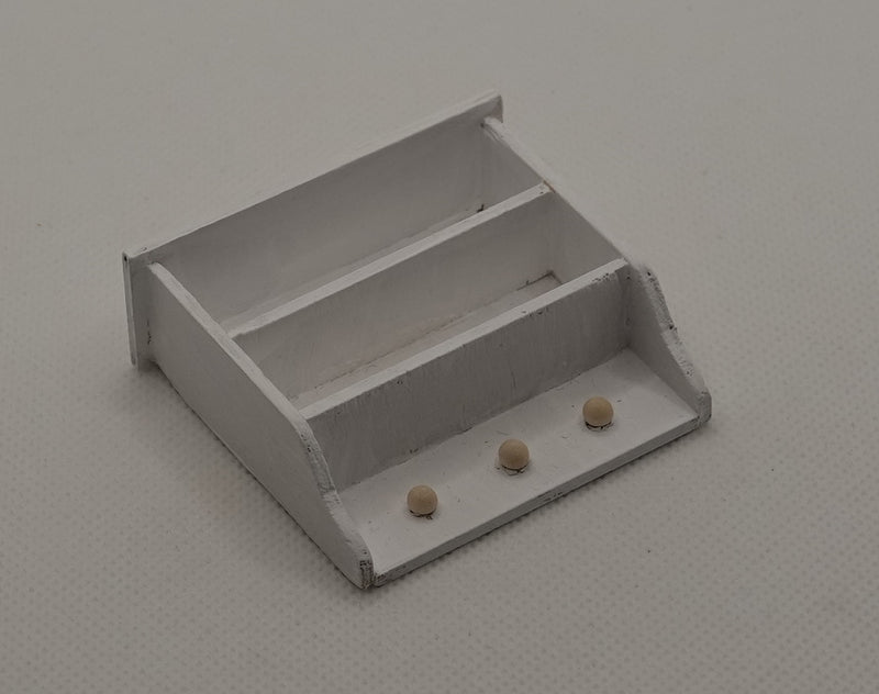 Seinähylly 1:12, valkoinen