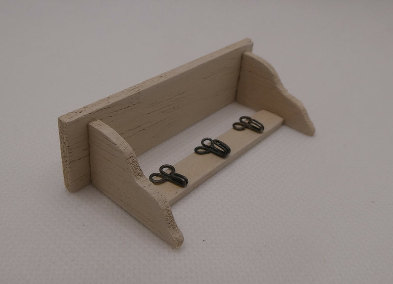 Seinänaulakko nukkekotiin, pellava