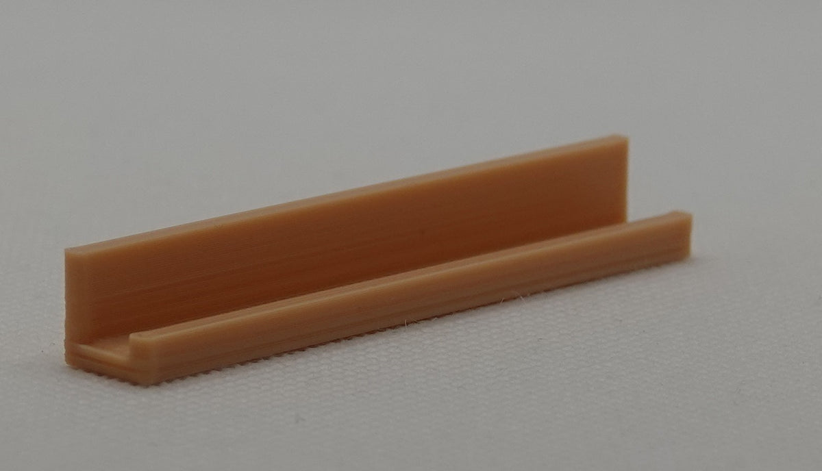 Tauluhylly 1:12, eri värejä