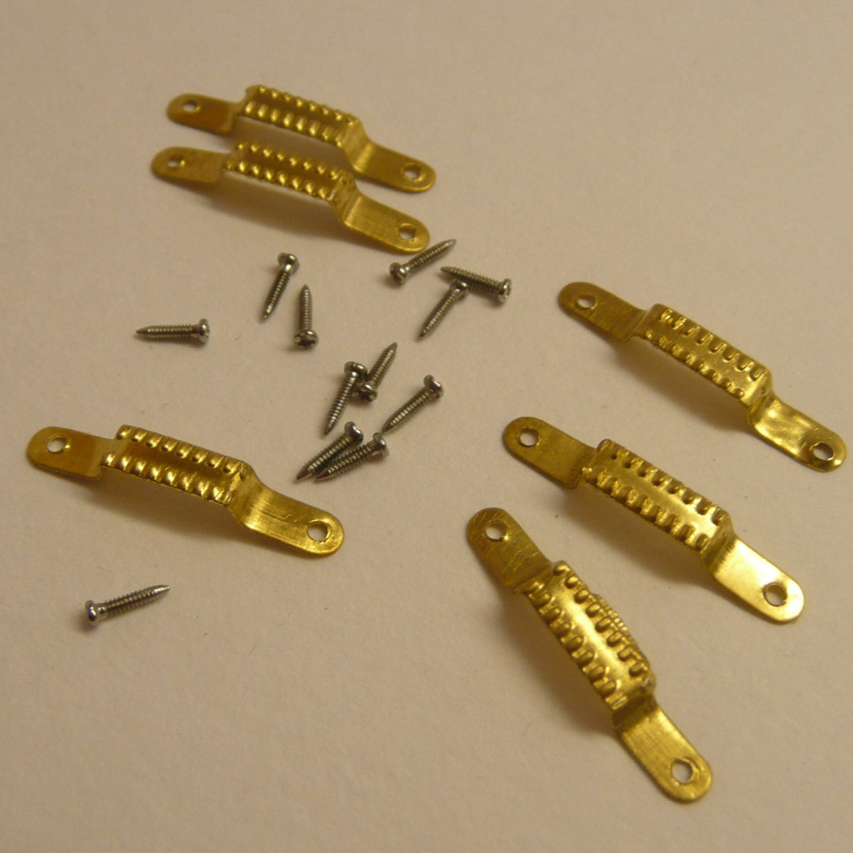 Kullatut vetimet nukkekotiin, 6kpl